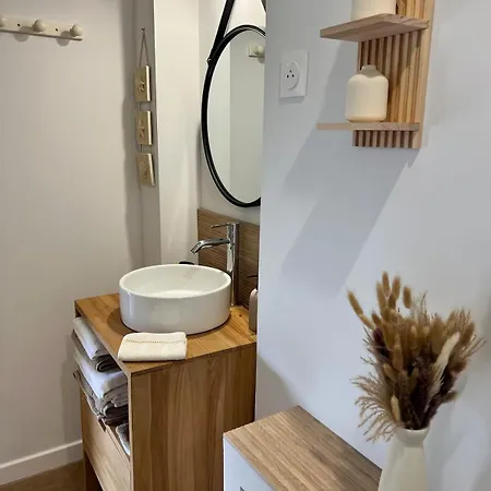 Jolie Dépendance à 15 Minutes Du Circuit * Saint-Biez-en-Belin