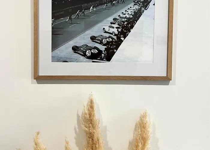 Jolie Dépendance à 15 Minutes Du Circuit *